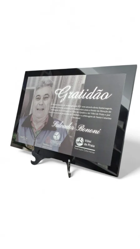 Placa de reconhecimento em acrílico