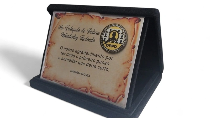 Placas de homenagem