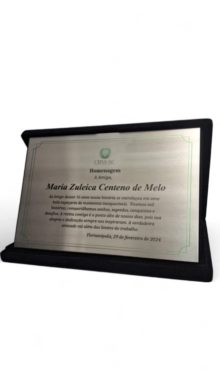 Placas de homenagem